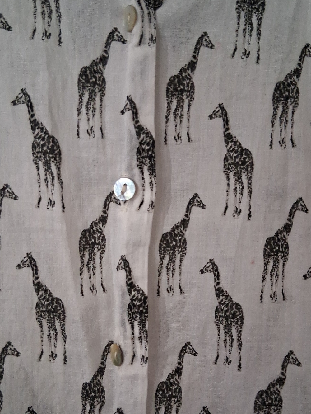White Giraffe-Print Shell Button-Up Blouse - Picture 4 of 7